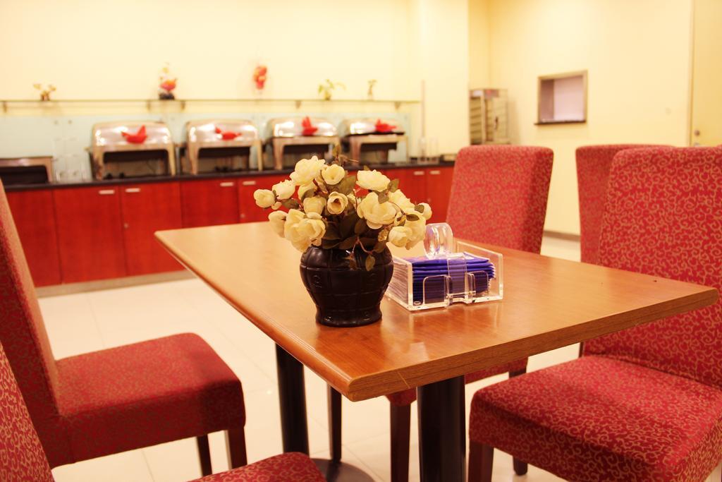 Hanting Hotel Shanghai Hongqiao Railway Station Huqingping Highway מראה חיצוני תמונה